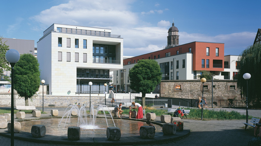 Göttingen: Büro-, Wohn- und Geschäftshaus